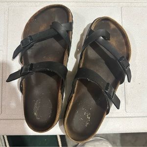 Black Birkenstock Mayari size 38 / 8 broken toe